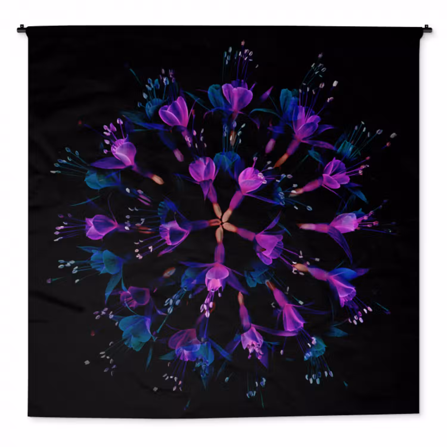 Wandteppich - Blume - Lila - Blau - Makro - Schwarz