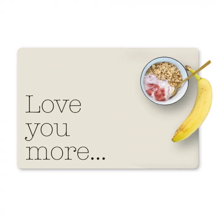 Minimalistisch - Love - Beige Placemat vinyl groot -zzzproduct_Kitchenyeah-website