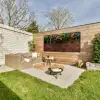 Bloemen - Muur - Groen - Oranje Tuinposter op houten frame 2 cm dik xxl -sfeer2