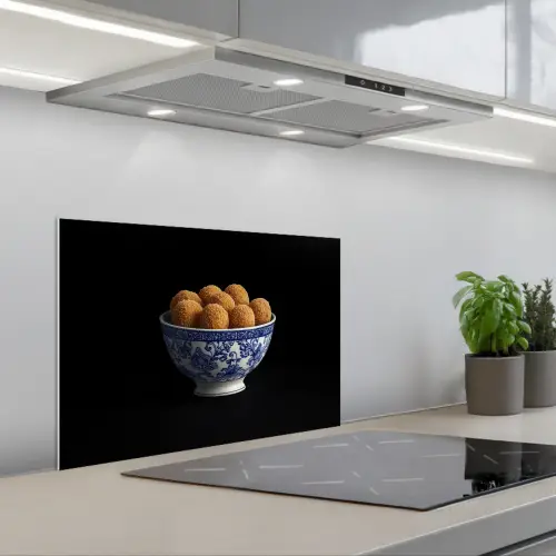 Delfts blauw - Bitterballen - Holland - Schaal keuken achterwand spatscherm klein -3d_schuin