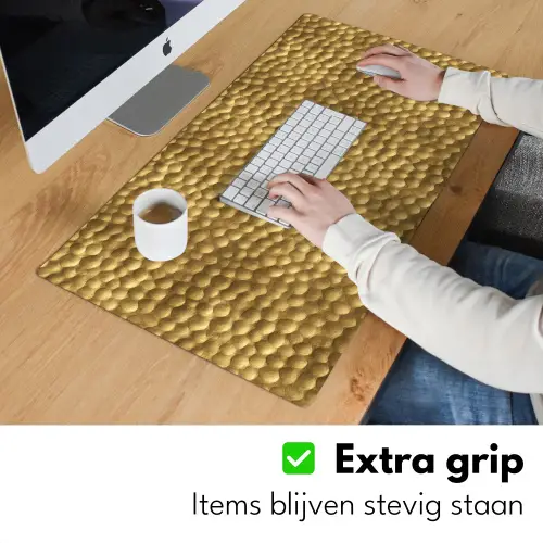 Metaal - Dynamisch - Goud Muismat XXL klein 681 -sfeer3