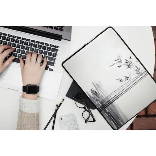 Bamboestammen - Water - Minimalistisch - Wit laptophoes neopreen klein -bureau