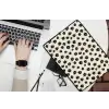 Madeliefjes - Grafisch - Zwart - Beige laptophoes neopreen klein 279 -bureau