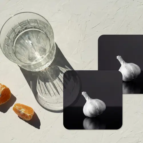 Knoflook - Zwart - Wit onderzetter kurk middel -sfeer4