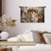 Leeuw - Wilde dieren - Planten - Natuur - Bloemen Wandkleed katoen klein -sfeer1