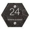 Gebarsten steen - Klassiek Naambord Hexagon klein -3d