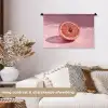 Grapefruit - Roze - Disco - Shiny Wandkleed katoen klein -sfeer1