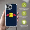 Smiley - Geel - Handen - Minimalistisch Hoesje iPhone 16 Pro Max met koord klein -sfeer2_NL