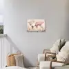 Wereldkaart - Roze - Bloemen Tuinposter op houten frame 2 cm dik klein -sfeer1