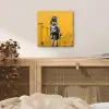 Meisje - Boek - Gele Muur - Graffiti aluminium wit klein -sfeer3
