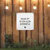 Spreuken - Quotes - Geluk zit in een klein rompertje tuinposter los doek klein -sfeer1