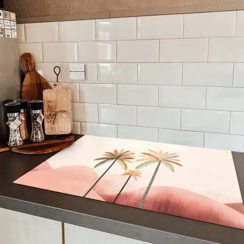 Palmbomen - Heuvels - Minimalistisch - Zachtroze Inductie beschermer vinyl 3mm klein -sfeer3