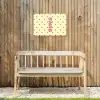 Swag - Roze - Stippen - Geel Tuinposter op houten frame 2 cm dik klein -sfeer4