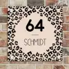 Beige luipaardprint - Modern Naambord Vierkant klein -sfeer2