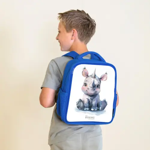 Baby neushoorn Kinderrugzak - Blauw middel -sfeer2