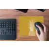 Lijnillustratie - Ananas - Bladkroon - Okergeel muismat rubber klein -toetsenbord