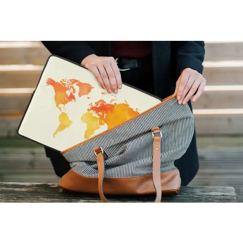 Wereldkaart - Oranje - Kleurrijk laptophoes neopreen klein -tas