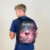 Roze Alien in Sterrennevel Rugzak - Zwart middel -sfeer8