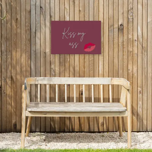 Kiss my ass - Lip - Bordeaux Tuinposter op houten frame 2 cm dik klein -sfeer4