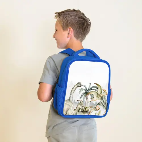 Dino's in een ruig landschap Kinderrugzak - Blauw middel -sfeer2
