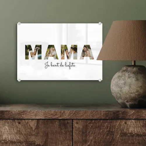 Mama - Lettercollage plexiglas 5mm klein -sfeer3