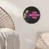 Man - Tekst - Neon Akoestische PET Vilt - Rond klein -sfeer4