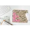 Tekst - Be cool or leave - Roze - Giraffenprint muismat rubber klein -witbureau