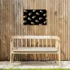 Macarons - Patroon - Goud - Zwart Tuinposter op houten frame 2 cm dik klein -sfeer4