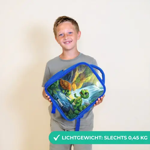 Schildpad en dino bij waterval in tropisch bos Kinderrugzak - Blauw middel -sfeer1_NL