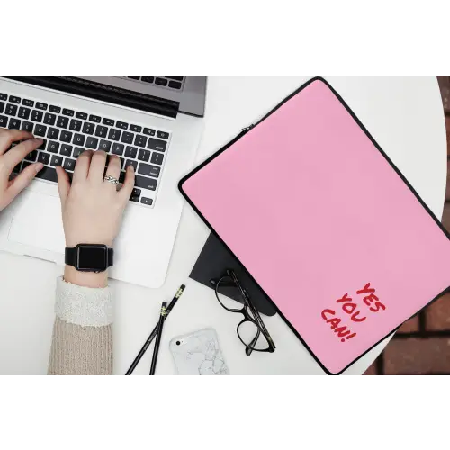 Yes you can do it - Rood - Roze laptophoes neopreen klein -bureau