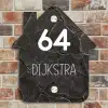 Gebarsten steen - Modern Naambord Huisje klein -sfeer6