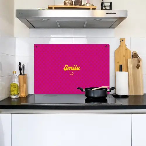Smile - Stippen - Geel - Smiley - Roze Inductie beschemer met haakjes klein -sfeer2