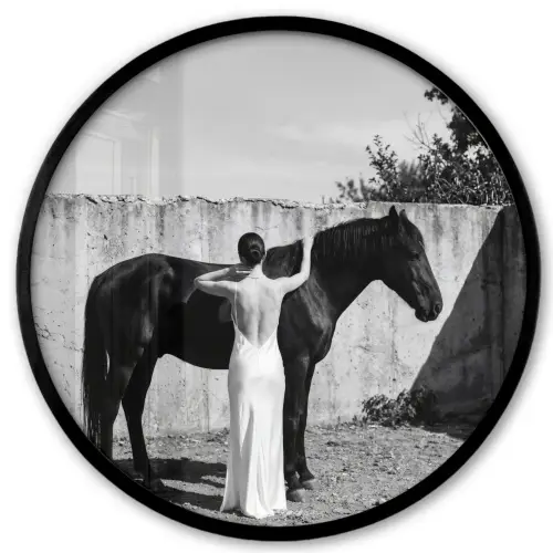 Vrouw - Paard - Artistiek Fotolijst rond zonder passe partout klein -3d