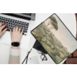 Landschap - Heuvels - Zandpad - Groen laptophoes neopreen klein -bureau