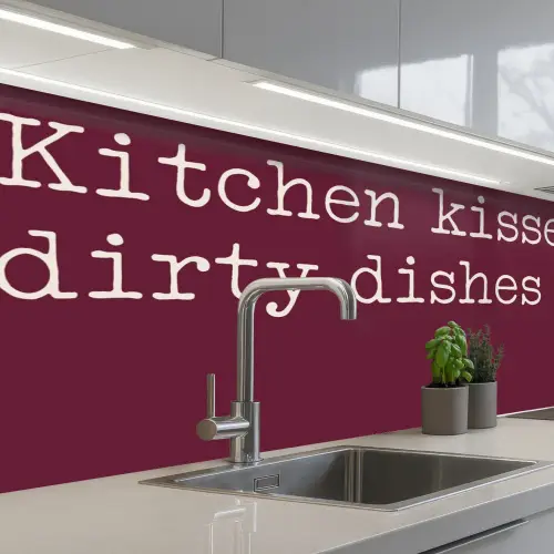 Kitchen kisses, dirty dishes keuken achterwand 2 middel -3d_schuin