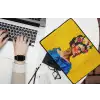 Frida Kahlo - Vrouw - Geel - Blauw - Bloemen laptophoes neopreen klein -bureau