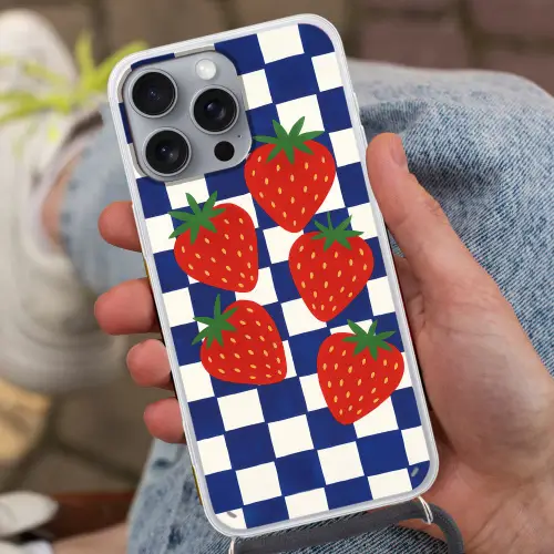 Geblokt - Blauw - Aardbeien Hoesje iPhone 16 Pro Max met koord klein -sfeer3