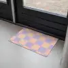 Schaakbord patroon - Paars - Roze - Blokjes Deurmat klein -sfeer2