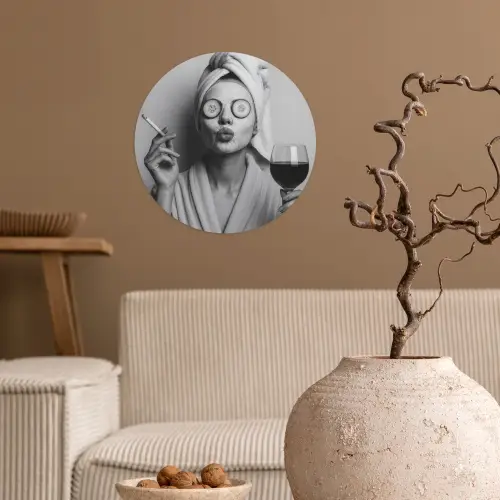 Vrouw - Masker - Wijn - Sigaret Wandcirkel behangsticker klein -sfeer1