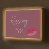 Kiss my ass - Lip - Bordeaux Light Box met batterij (Wandlamp) middel -z3d_website