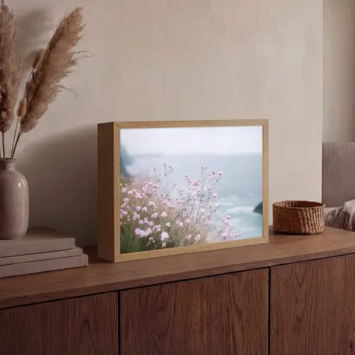 Klif - Bloemen - Zee - Roze Light Box met batterij (Wandlamp) middel -sfeer2