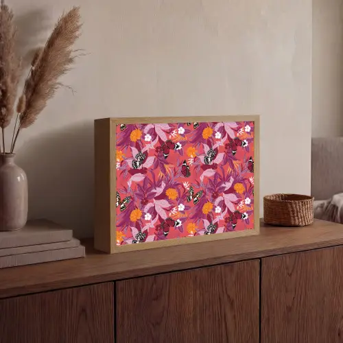 Zomer - Vlinder - Donker - Roze Light Box met batterij (Wandlamp) middel 907 -sfeer2
