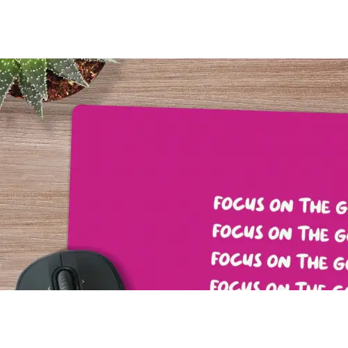 Focus on the good - Roze - wit muismat rubber klein -closeup
