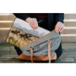 Paarden - Kudde - Bergen - Vrijheid - Wild laptophoes neopreen klein -tas