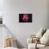 Leeuw - Zwart - Roze - Neon Tuinposter op houten frame 2 cm dik klein -sfeer1