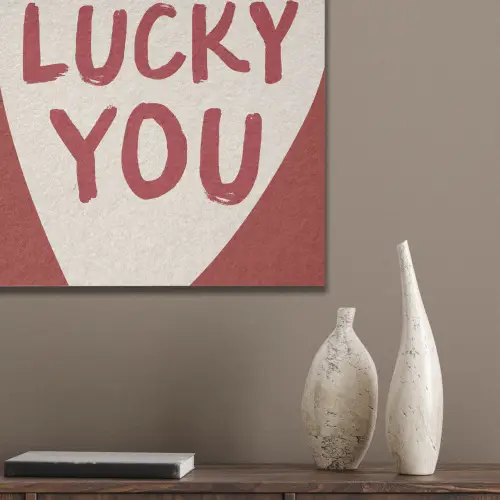 Lucky - Hart - Rood PET vilt klein -sfeer6_closeup