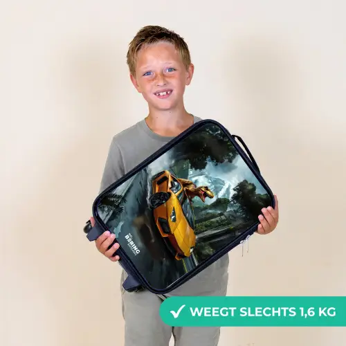 T-Rex op oranje sportauto in regenachtig woud Kinderkoffer - Zwart klein -sfeer4_NL
