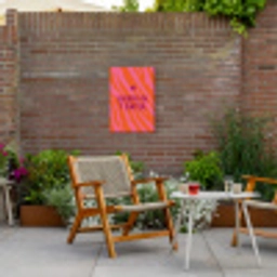 Quote - Zomer - Roze Tuinposter op houten frame 2 cm dik klein -sfeer3