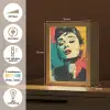Vrouw - Rode lippen - Expressief - Grafisch Light Box met kabel (Tafellamp) klein -USP_NL