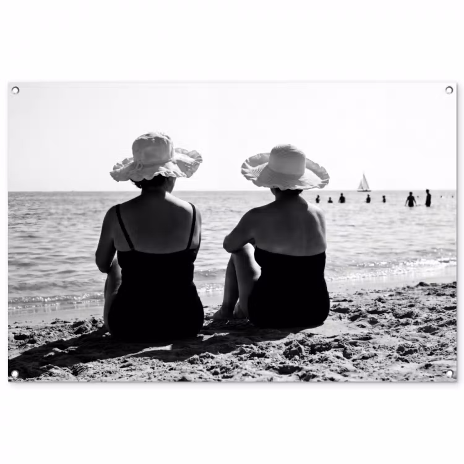 Gartenposter - Frauen – Sonnenhut – Strand – Schwarz – Weiß